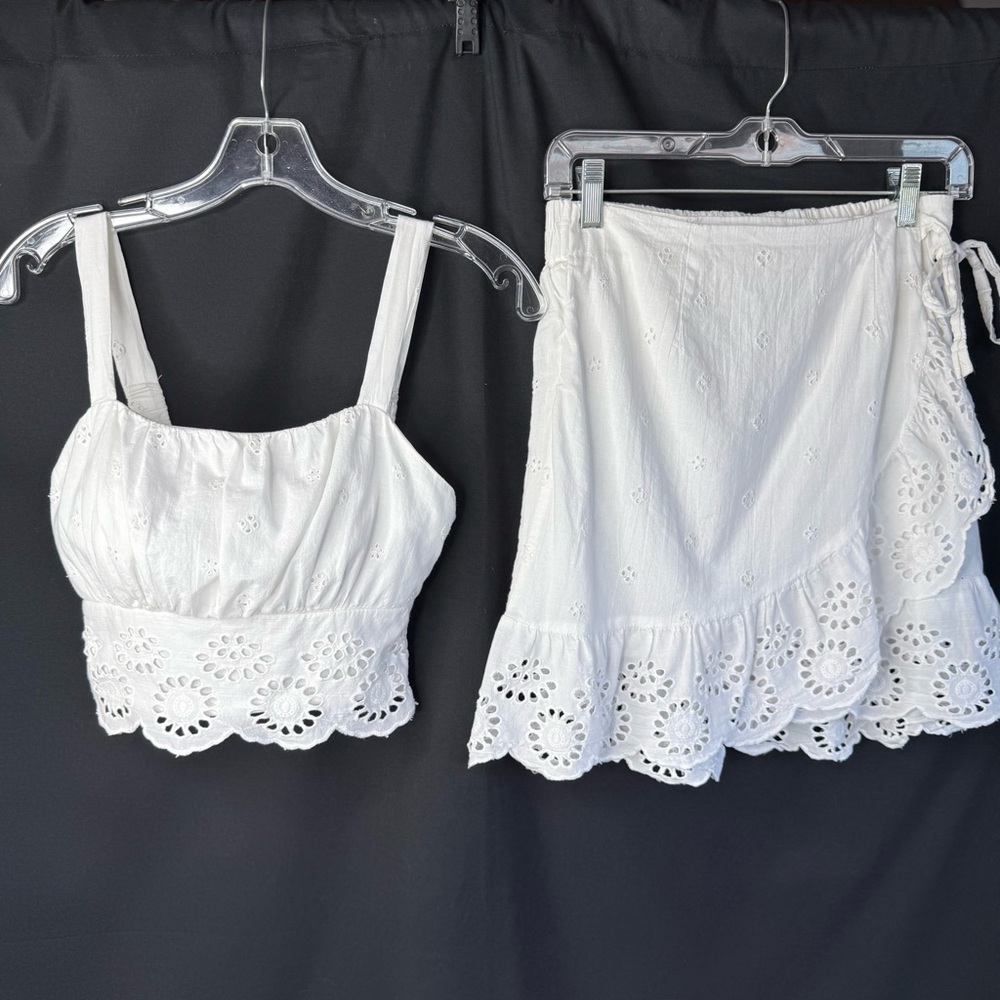 Japna White Eyelet Wrap Skirt & Halter Top 2 Piece Set Women’s Size Small EUC